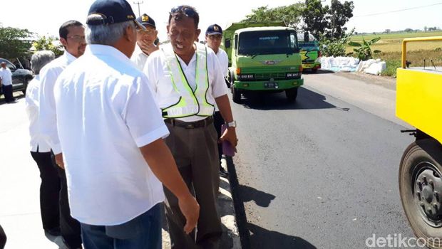 Menteri PUPR Basuki Hadimuljono cek kondisi jalan Pantura