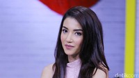 Tsania Marwa sungguh Mamah Muda yang cantik dan seksi.