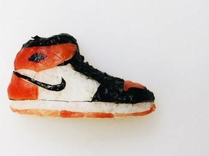 Oishii! Uniknya Sushi Bentuk Sneakers Nike hingga Vans