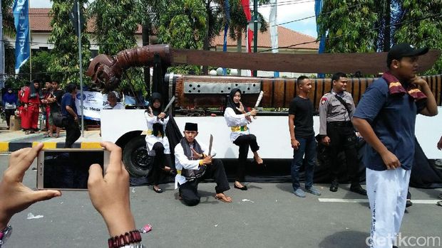 Golok Sepanjang 5 Meter Dipamerkan di Festival Golok Day 2017