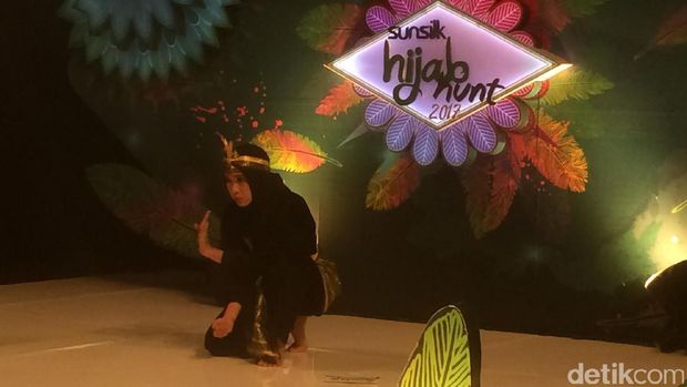 Aksi 'Garang' Hijabers Cantik Pamer Kemampuan Silat Bikin Nycta Gina Kagum