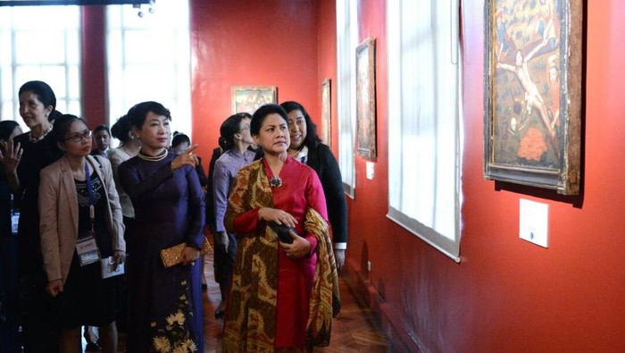 Ikut Lawatan Jokowi ke Filipina, Iriana Kunjungi Museum Nasional
