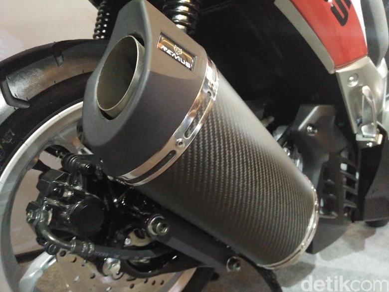 Knalpot Racing untuk NMAX dan Vespa Matik Knalpot Racing untuk NMAX dan Vespa Matik