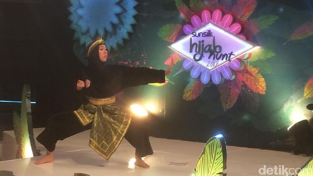 Aksi 'Garang' Hijabers Cantik Pamer Kemampuan Silat Bikin Nycta Gina Kagum