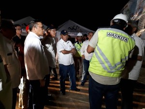 Cek Jalur Mudik, Menteri PUPR Blusukan Sampai Larut Malam