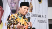 Hidayat Nur Wahid (HNW) kini menjabat sebagai Wakil Ketua MPR. Dia pernah menjadi Presiden PKS yang sebelumnya bernama Partai Keadilan. HNW pernah jadi cagub DKI pada tahun 2012. Kini dia masuk dalam 9 capres PKS. Tetapi Amien Rais tak memperhitungkannya. Foto: Dok. MPR
