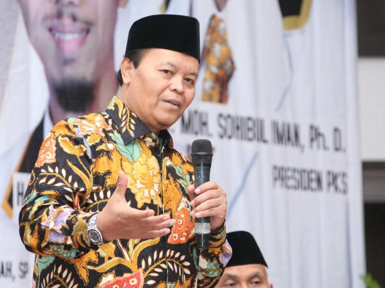 PKS Sebut Tommy Soeharto Bisa Nyapres, asal... PKS Sebut Tommy Soeharto Bisa Nyapres, asal...