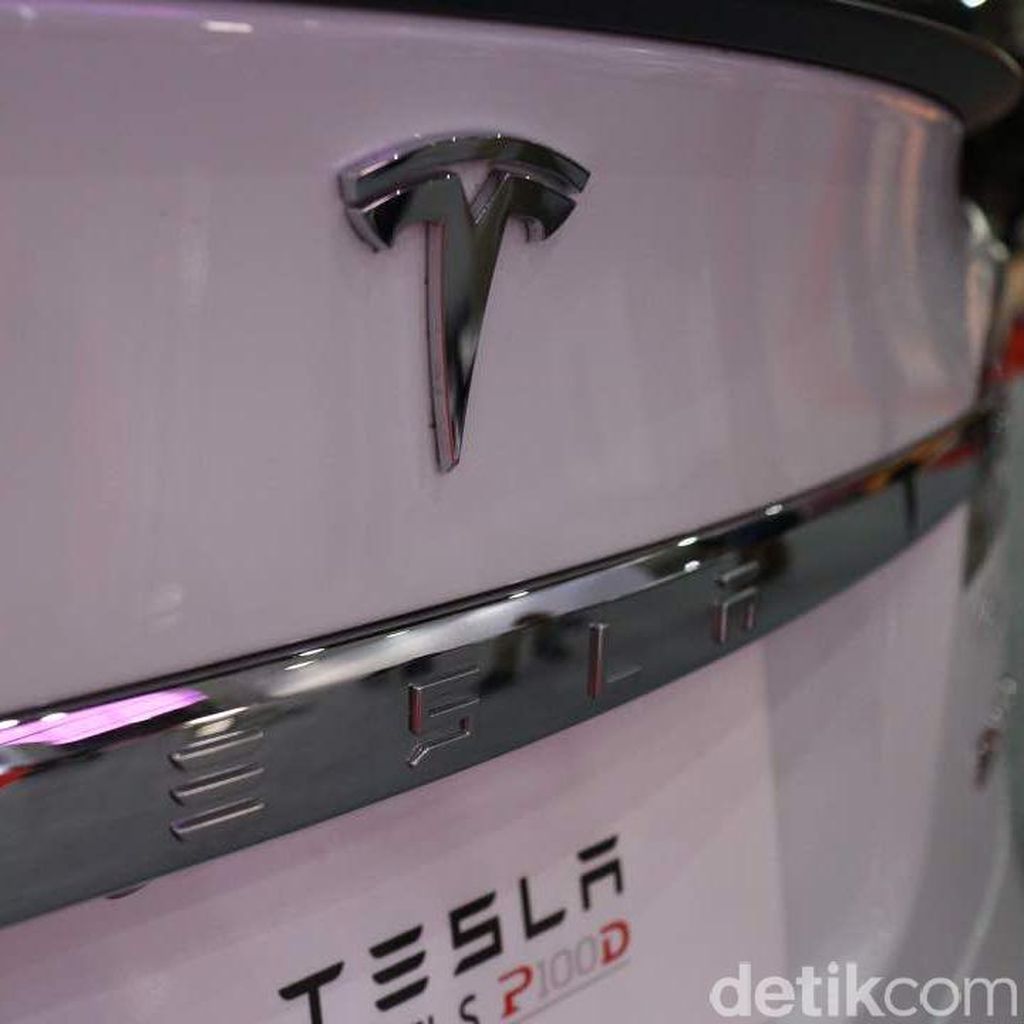 Mantan Karyawan Ungkap Sisi Lain Tesla Mantan Karyawan Ungkap Sisi Lain Tesla