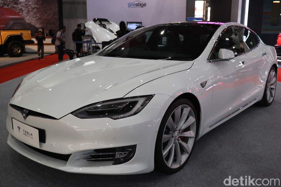 Tesla Model S di IIMS 2017