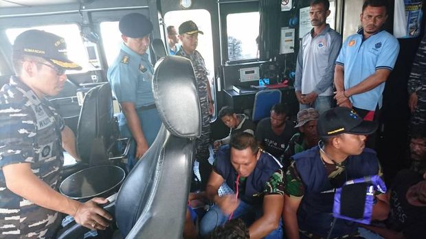 Kapal Nelayan Terbakar dan Tenggelam di Tengah Laut Aceh
