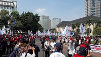 Massa Aksi May Day Mulai Padati Patung Kuda