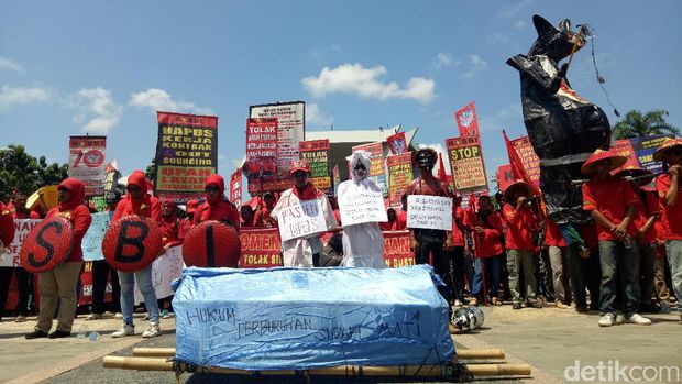 Aksi buruh di Sumsel / 