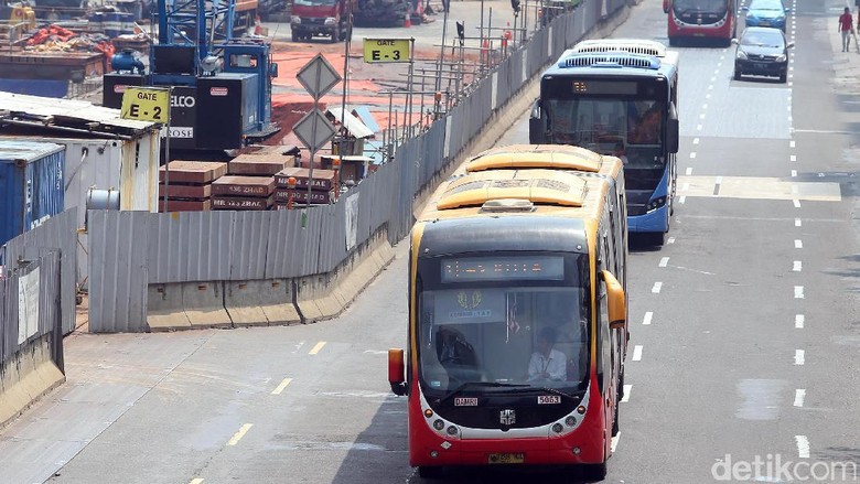 Dishub Tolak Rute TransJ Ragunan-Monas via Semanggi Dihapus Dishub Tolak Rute TransJ Ragunan-Monas via Semanggi Dihapus