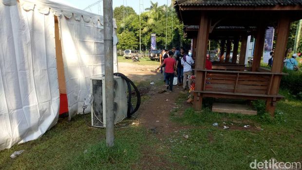 Panggung hiburan hari buruh di GBK / 