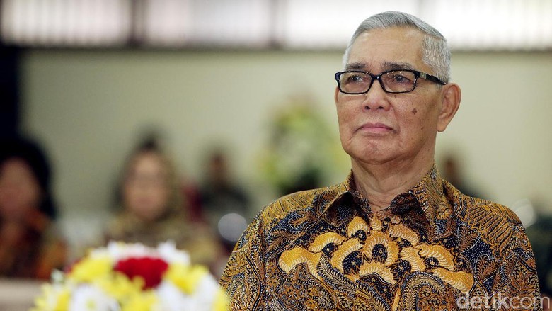 Try Sutrisno Tolak Aksi di MK: Mari Kita Bersatu Lagi, Bangun Lagi Try Sutrisno Tolak Aksi di MK: Mari Kita Bersatu Lagi, Bangun Lagi