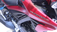 All New V-Ixion R tersedia dalam tiga varian warna yaitu, matte red black, blue silver, dan green white.