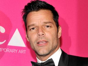 Kasus Inses dan Pelecehan Ricky Martin Dihentikan