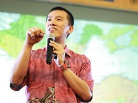 Hadist Bukhari Buka Pintu Damai Felix Siauw dengan Sang Kakak