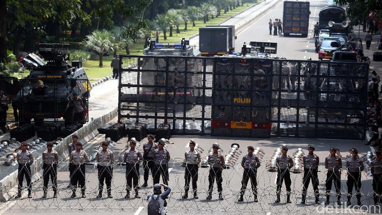 Polisi Siapkan 9.000 Personel Amankan Aksi Mahasiswa di Depan Istana Polisi Siapkan 9.000 Personel Amankan Aksi Mahasiswa di Depan Istana