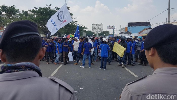 Buruh di Serang Minta Dirangkul Lewat Pembinaan