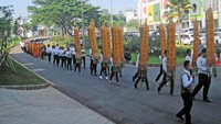 Prosesi Tripitaka ini merupakan acara awal sebelum perayaan Waisak, dimana umat melakukan meditasi jalan dengan melantunkan doa-doa mengelilingi Wihara. 
