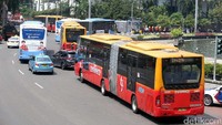 Pengelola TransJakarta melakukan penyesuaian perjalanan sejumlah rute bus terkait peringatan May Day. Sejumlah koridor yang mengalami penyesuaian jalur adalah koridor 1, koridor 2, koridor 3 dan koridor 8.