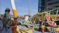 Dikatakannya, pihak Samsung meyakini kecelakaan ini terjadi akibat adanya masalah komunikasi antara para pengemudi crane dan orang yang bertanggung jawab memberikan tanda. Para pengemudi crane di galangan kapal tersebut sangat bergantung pada walkie-talkie untuk mendengarkan instruksi. REUTERS TV.