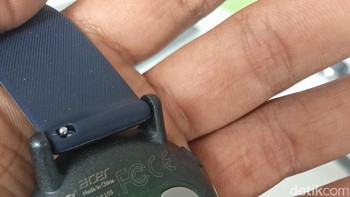 Selain tentu saja sebagai penunjuk waktu, pengguna juga akan mendapat benefit fitur kebugaran di Leap Ware. (Foto: yud/detikINET)