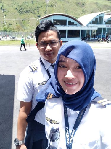 Foto: Gaya Irena Nurfa, Pilot Berhijab yang Populer di Instagram