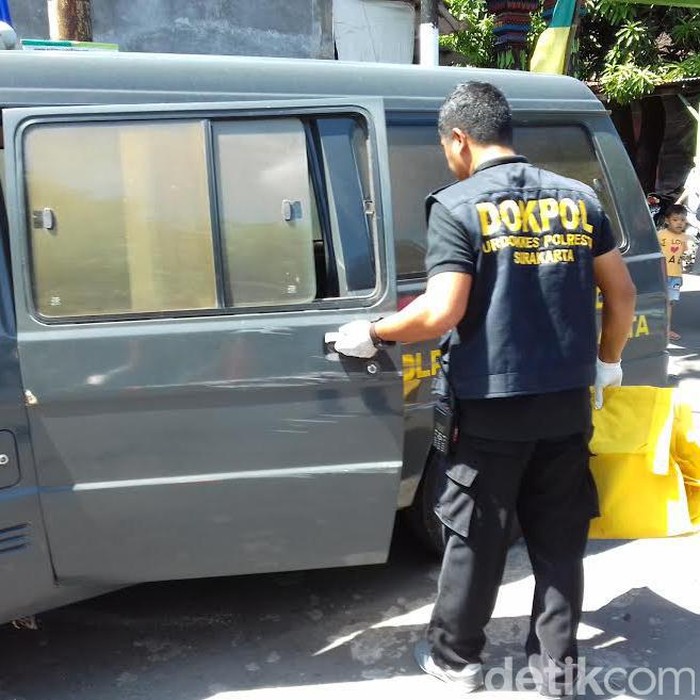 Mayat Bayi Ditemukan Terapung dengan Kondisi Kaki Terikat