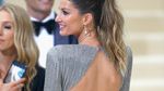 Sexy Backless, Lekukan Indah Tubuh Gisele Bundchen