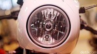 Untuk BMW R NineT Racer dibanderol Rp 575 juta (Off The Road).