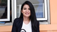 Meskipun usianya sudah memasuki kepala tiga namun wajahnya masih terlihat muda. Noel/detikFoto.