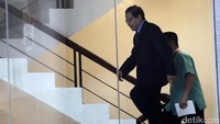 Soal kasus BLBI, Rizal mengaku sudah pernah diminta pendapat soal perkara hukum menyangkut kebijakan ekonomi.