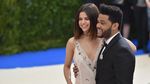 Selena Gomez Seksi Abis di Met Gala 2017