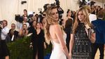 Elegant In White, Behati Prinsloo