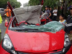 Buku dan Salat Terakhir Rizki Korban Tewas Akibat Pohon Tumbang