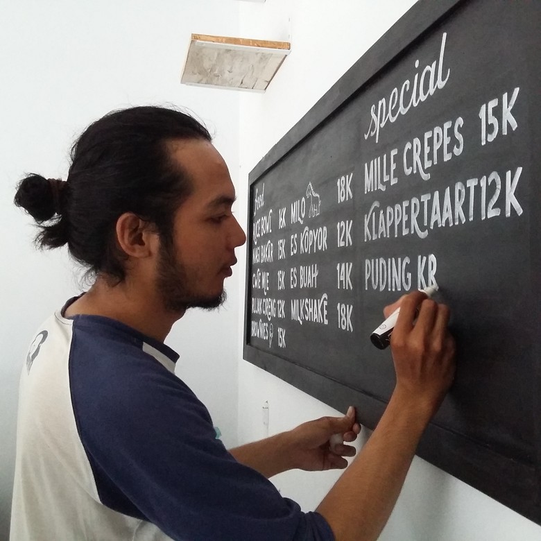 Lugu Gumilar, Antara Barista dan Berkarya dari Ampas Kopi Lugu Gumilar, Antara Barista dan Berkarya dari Ampas Kopi