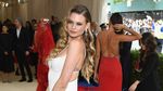 Elegant In White, Behati Prinsloo