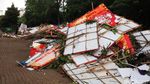 Sampah Karangan Bunga Menggunung di Monas