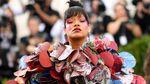 Busana Nyentrik di Met Gala 2017