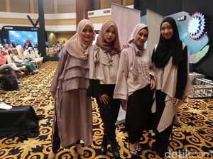 Dea Nahara, Hijabers Cantik Personel Baru Girlband Hijab Noura