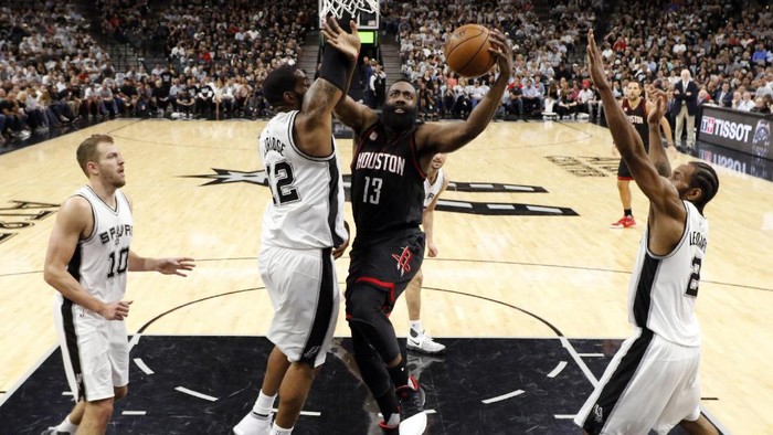 Cavaliers Tundukkan Raptors, Rockets Hempaskan Spurs