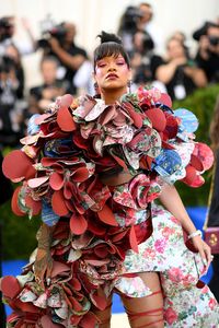 Rei Kawakubo, Desainer Anti-Fashion yang Bikin Rihanna Jadi Pusat Perhatian