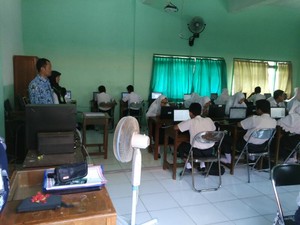 Antisipasi Mati Listrik, Sekolah di Semarang Pakai Genset saat UNBK