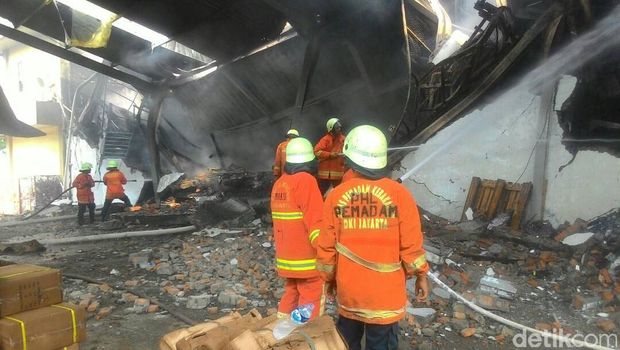 Gudang di Tanjung Priok Terbakar, 10 Mobil Damkar Dikerahkan
