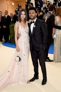 Datang Met Gala, Selena Gomez & The Weeknd Perdana Tampil di Red Carpet