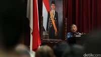 Menteri Perekonomian Darmin Nasution saat berbicara di peluncuran buku BPDP Kelapa Sawit ‘Menuju Kemandirian dan Keseimbangan Sawit Indonesia’ di Jakarta, Selasa (2/5/2017).