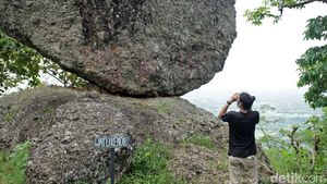 Watu Kendil, Batu Seimbang yang Ajaib di Magelang