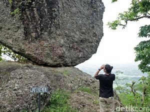 Watu Kendil, Batu Seimbang yang Ajaib di Magelang